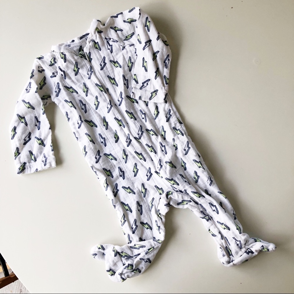 Aden + Anais footed sleeper lightening bolts 3-6